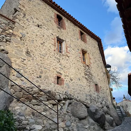 Сasa de vacaciones Charming Stone House *