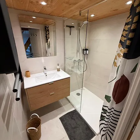 Holiday home Charming Stone House In - Vue Sur Les Montagnes & Confort 2025