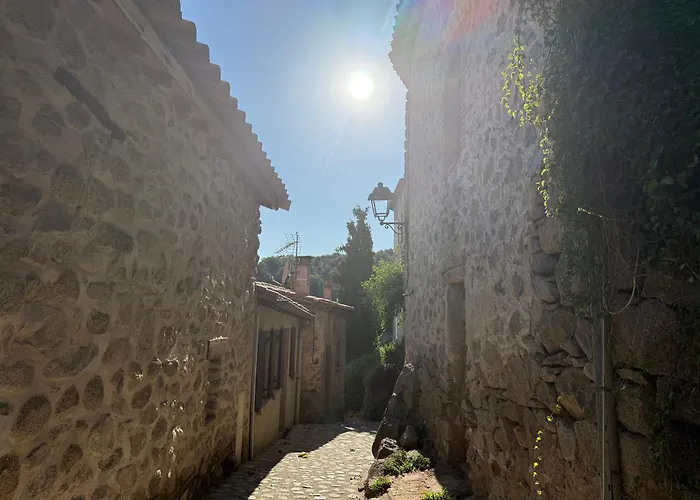 Casa de Férias Charming Stone House In - Vue Sur Les Montagnes & Confort 2025